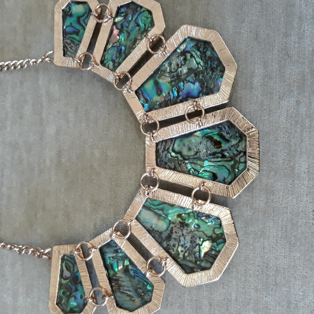 Shell Statement Necklace - Picture 7 of 12